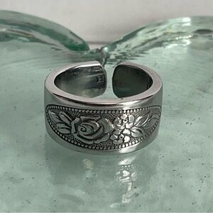 Vintage Spoon Ring Floral Size 7 Recycled Stainless Steel Band.